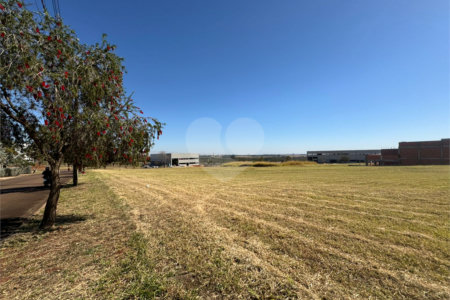 Terreno Comercial á venda em Parque Tecnológico Damha II em São Carlos.