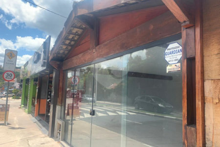 Salão Comercial 150m² na Lucas Nogueira Garcez - Atibaia - SP