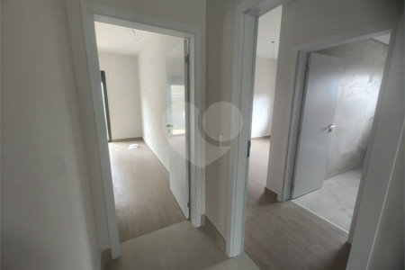 Casa exclusiva em Atibaia de alto padrão com 3 suítes, piscina, espaço gourmet, condomínio fechado, aceita financiamento