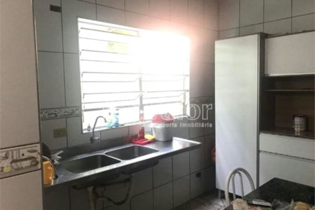 Sobrado para venda.