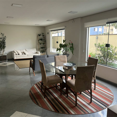 Apartamento de 01 dormitório com terraço e vaga perto do metrô