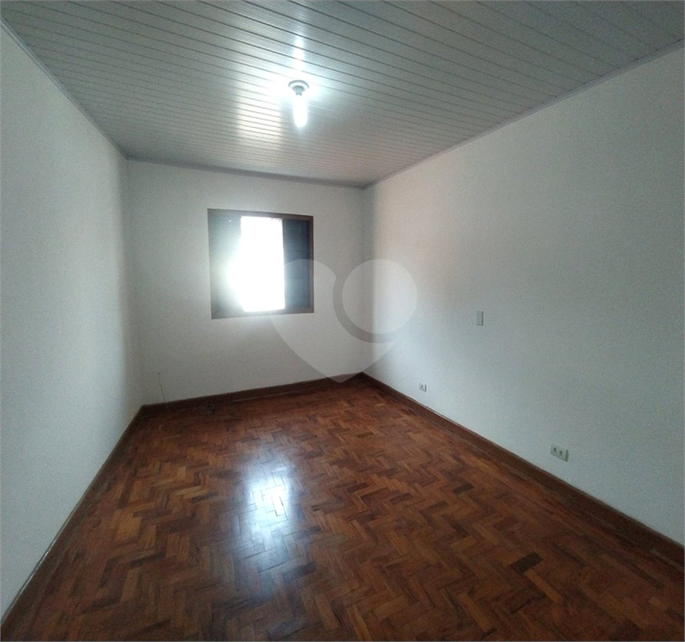 SOBRADO DE 100 M² COM 03 DORMITÓRIOS, VAGA E QUINTAL PARA LOCAÇÃO (OU VENDA) NO JARDIM DO COLEGIO-SANTANA