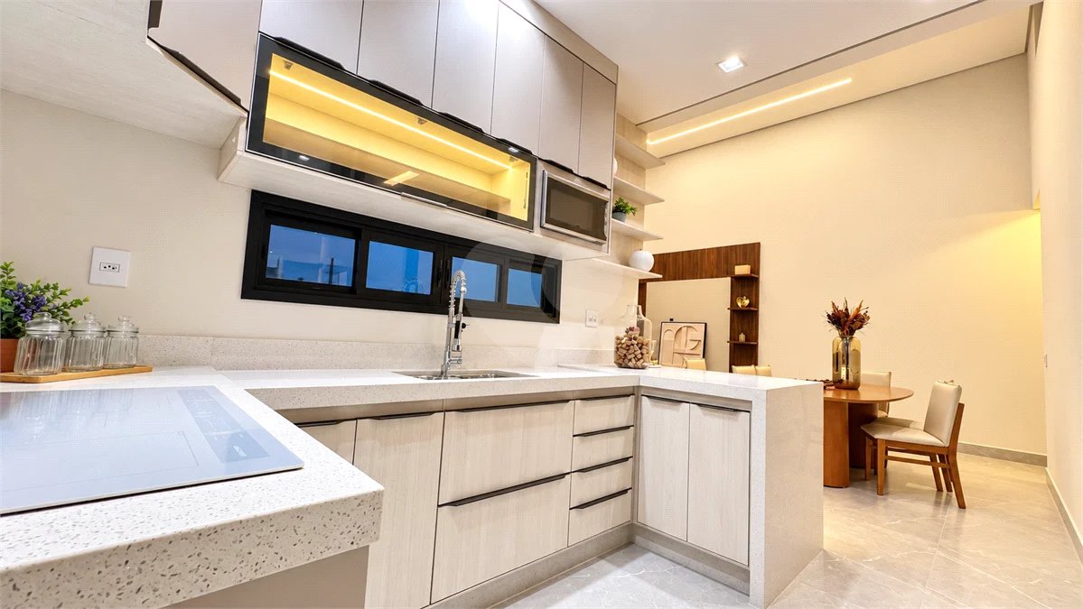 Indaiatuba - Casa condomínio Park Vista Real - AT : 200m - AC : 140m - Boiller Instalado - torneiras quentes - 3 quartos : sendo 1 suite - Suite - Ar Condicionado Samsung 12 Btu’s; arandelas de cabeceira , Dommus Closet . Esquadria , porta automática . 2 Quartos - Ar Condicionado Samsung 9 Bt