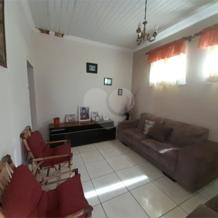 Casa à venda na Rua José Bonifácio - Vila Prado, São Carlos
