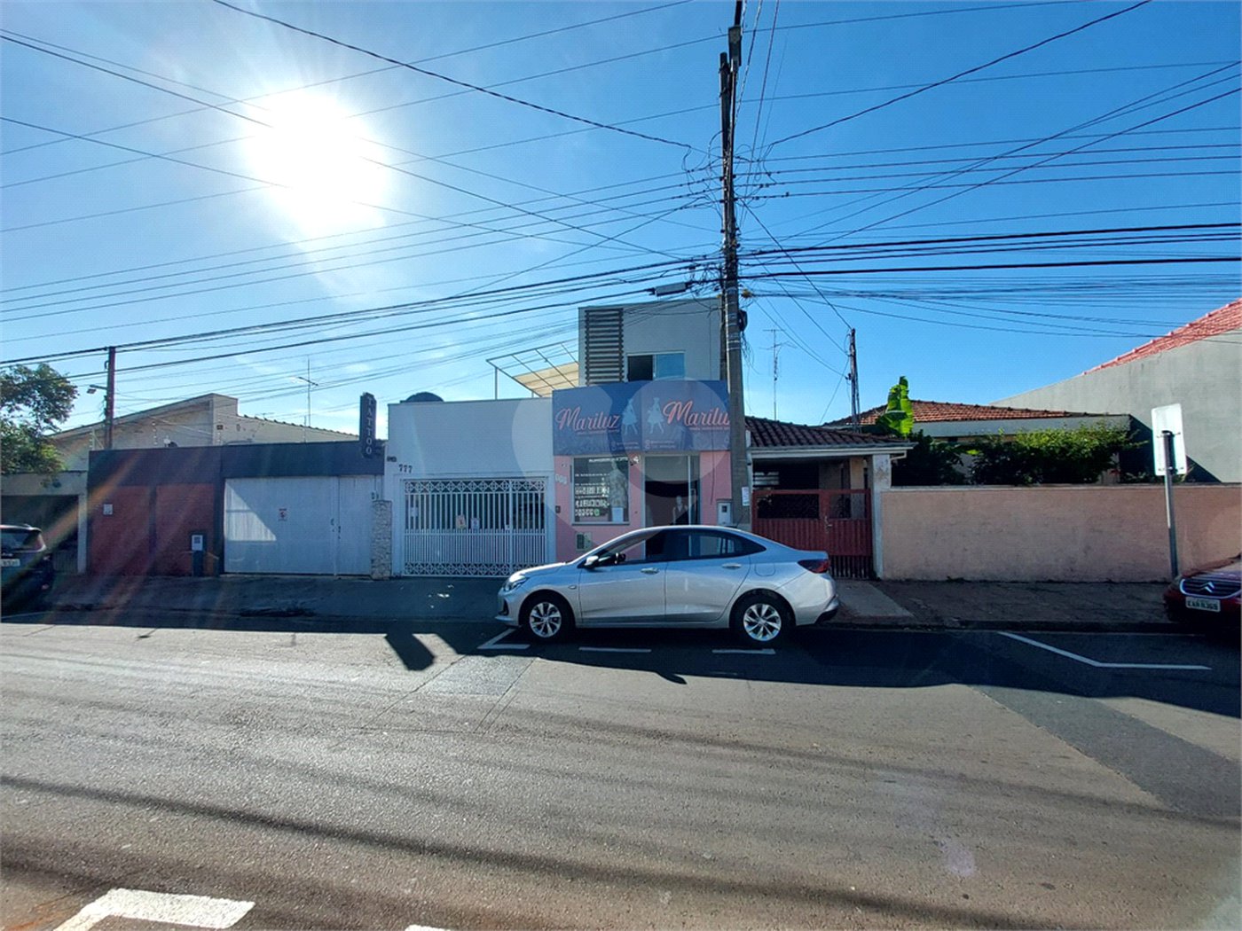 Casa residencial com ponto comercial a venda no Centro