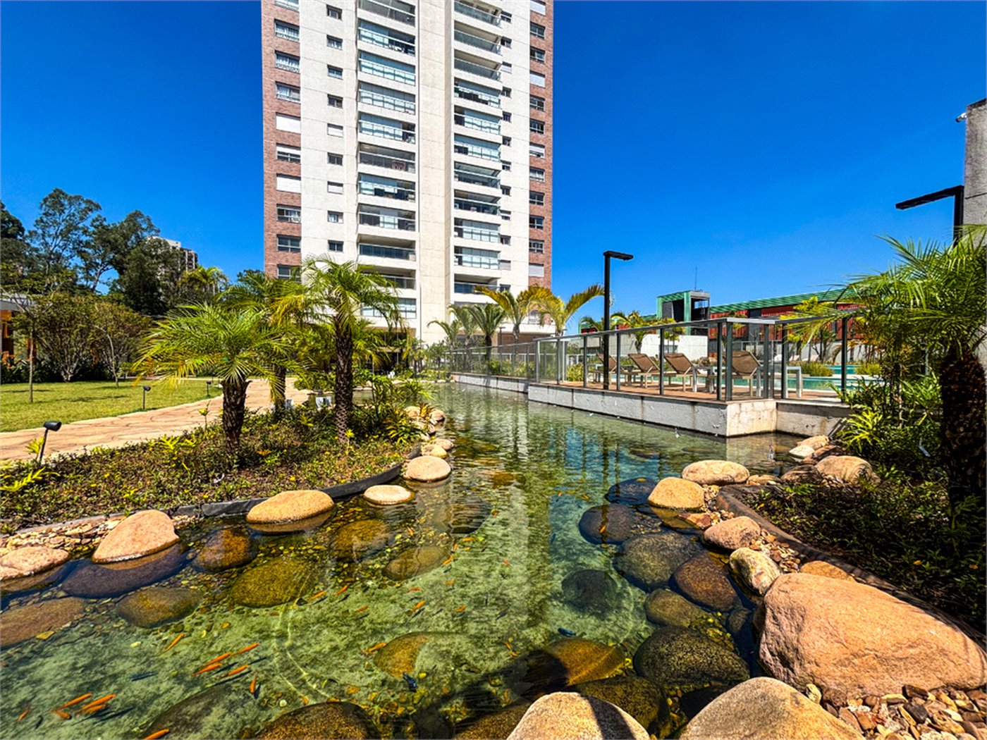 Apartamento à venda com 3 quartos, sendo 1 suíte,  em Jardim Marajoara, São Paulo, SP