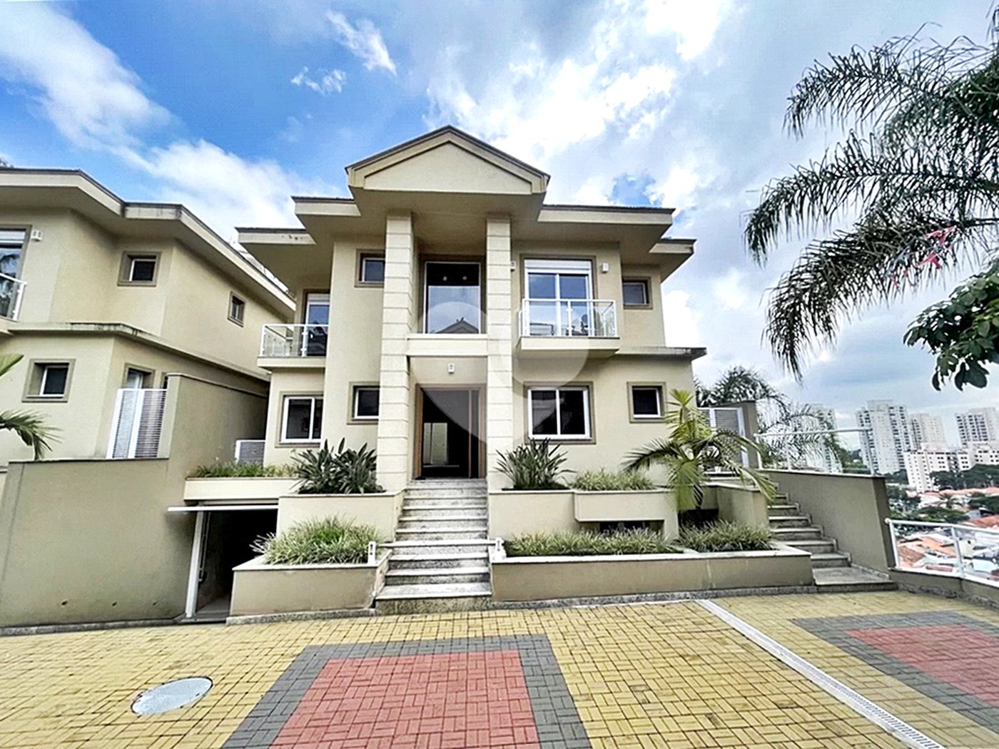 Casa de Condomínio Tucuruvi | 439m² | 4 Suítes | 6 Vagas | Espaço Gourmet Lazer