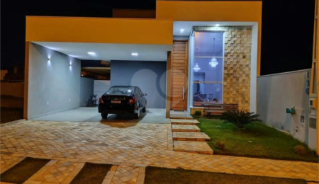 Casa à venda com 4 quartos, sendo 1 suíte,  no condomínio Faixa Azul, São Carlos - SP
