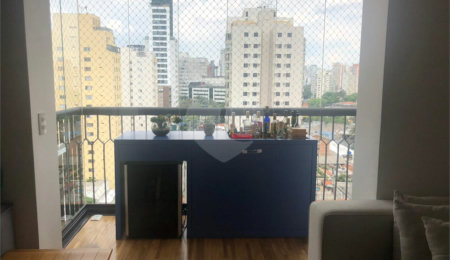 Apartamento à venda com 3 quartos, sendo 2 suítes, em Vila Nova Conceição, São Paulo, SP