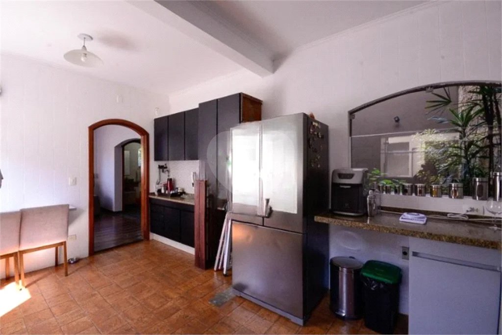 Casa com 4 Dormitórios sendo 1 suíte, com 3 Vagas