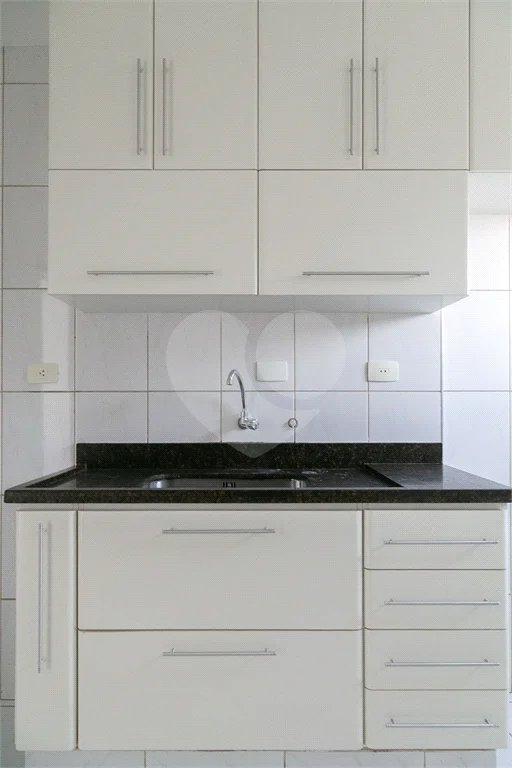 Apartamento no Cambuci com 2 dormitórios e vaga à venda