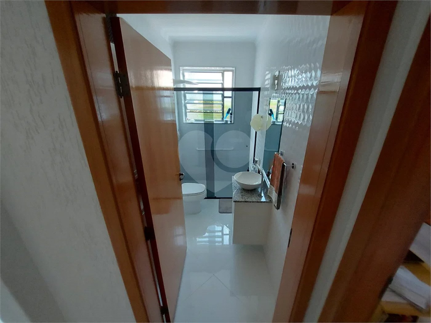 CASA TÉRREA À VENDA NA MOOCA - COM PORTEIRA FECHADA.