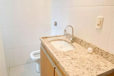 Sobrado com 400m² , 3 dormitórios , sendo 2 suítes , 3 vagas , à venda no centro de Santo André.