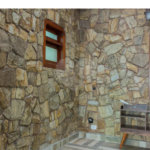Casa à venda com 6 dormitórios, 3 suítes, piscina, área gourmet, hidromassagem, lareira, varanda e 6 vagas de garagem. Conforto e lazer para toda a família!
