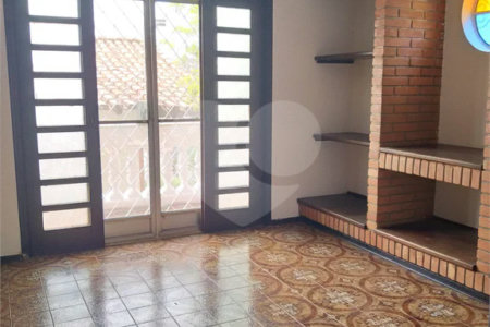 Casa à venda com 4 quartos, sendo 1 suíte,  no Centro, Vinhedo, SP