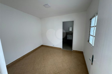 Casa á venda, com 03 Dormitórios, no Bairro Parque Primavera em São Carlos.