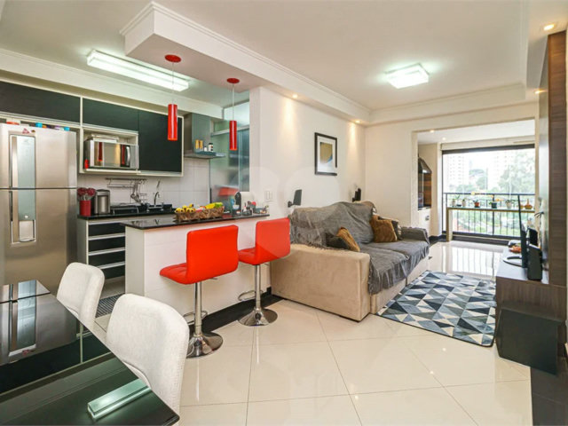 Apartamento à venda com 3 quartos, sendo 1 suíte,  em Jardim Prudência, São Paulo, SP