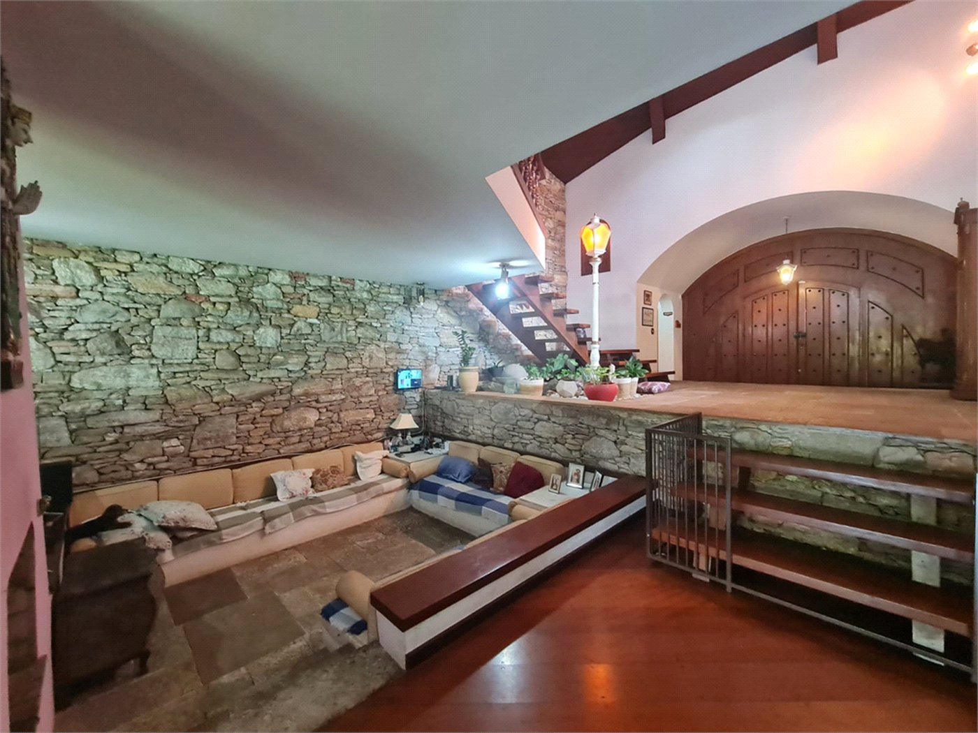 Casa à venda com 3 quartos, sendo 1 suíte, em Interlagos, São Paulo, SP