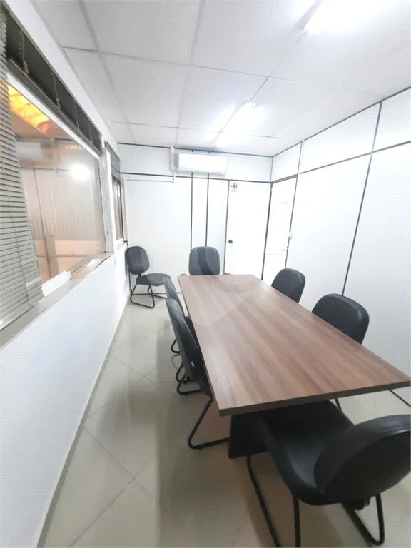 Galpão com 500m² , 2 vagas , 2 banheiros , à venda no Parque das Nações em Santo André
