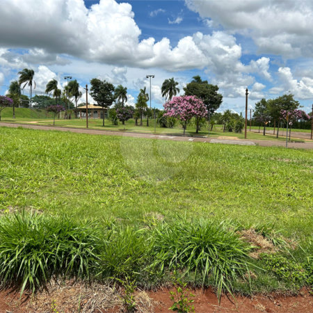 Terreno no condomínio Damha Golf em frente área de lazer com 1.404,40 m²