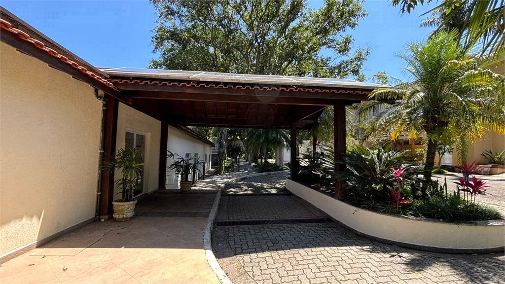 Casa à venda com 3 quartos, sendo 1 suíte,  no condomínio Villagio da Granja, Cotia - SP