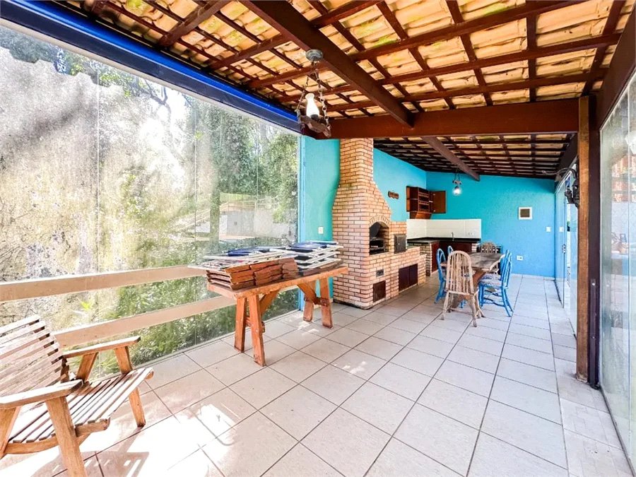 Casa á venda em condominio em Caieiras SP