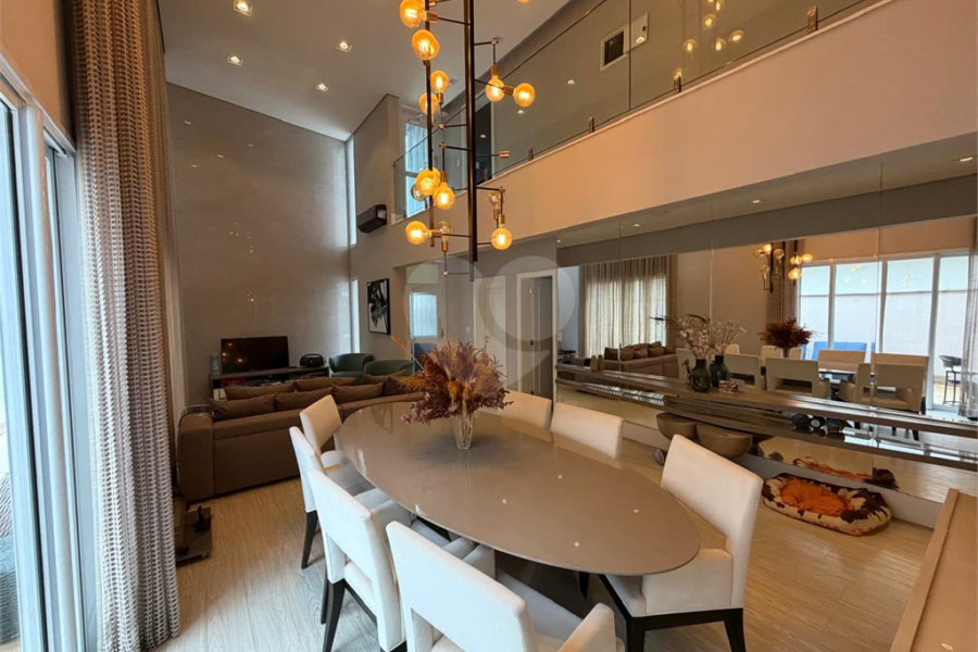 Casa de alto padrão em condomínio exclusivo com 4 suítes