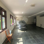 SOBRADO DE 426,0 M² COM 04 SUITES, SALÃO DE FESTAS, 06 VAGAS,06 BANHEIROS E PISCINA PARA LOCAÇÃO OU VENDA NO BARRO BRANCO