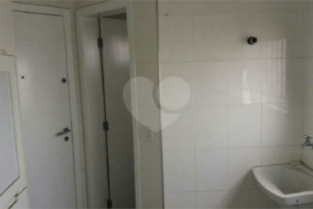 Cobertura duplex à venda na Mooca de 277m² com 3 dormitórios, 1 suíte e 3 vagas.