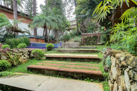Sobrado à venda ou para alugar com 4 quartos, sendo 1 suíte, em Chácara Monte Alegre, São Paulo, SP