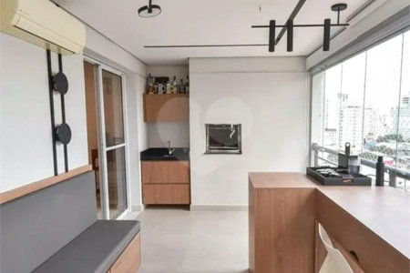 Apartamento no Ipiranga de 94m2 com 2 dorms, 1 suíte, 3 banheiros, 2 vagas. Estuda permuta.