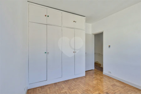 Casa de Vila à venda com 4 quartos, sendo 2 suítes, em Alto da Boa Vista, São Paulo, SP