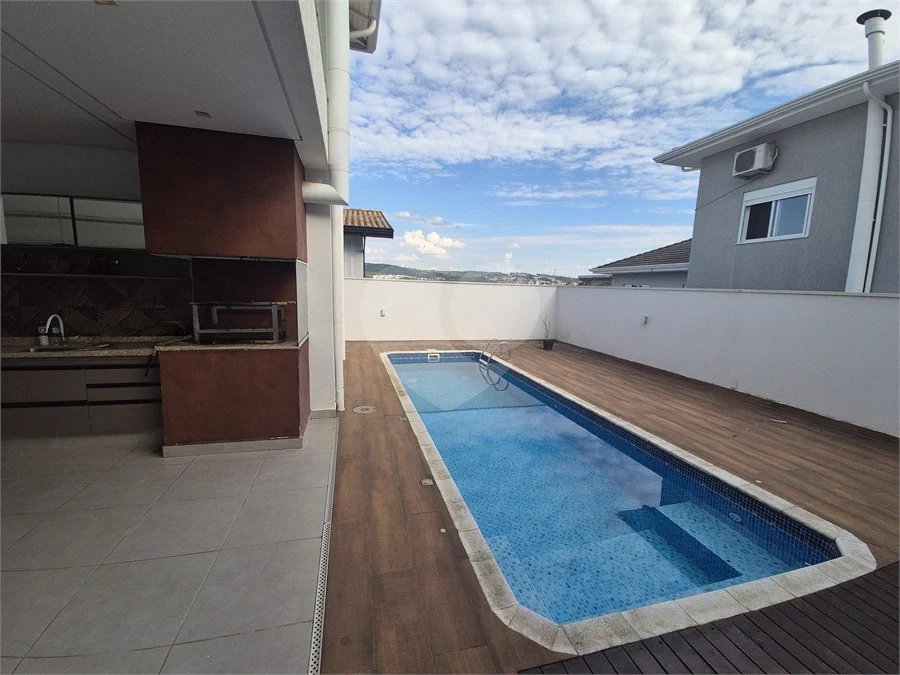 Belíssima Residência de 267 m² com Lazer Privativo no Condomínio Terras do Oriente – Valinhos