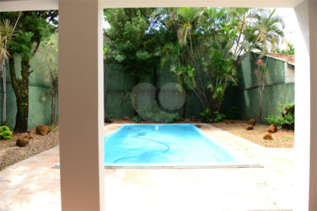 Casa térrea em Araraquara/SP.