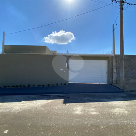 Casa térrea com piscina para venda no Residencial Arcoville
