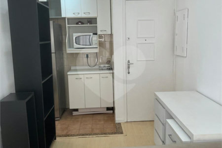 á venda Excelente Apto Mobiliado na Barra Funda - 1 Quarto e Sacada - Aceita Permuta