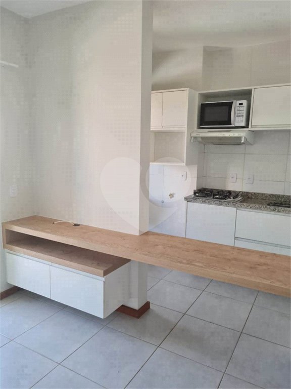 Apartamento no Condomínio Via Campus.