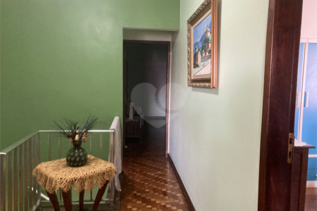 Casa com 4 dormitórios na Saúde.