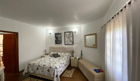 Casa à venda com 4 quartos, sendo 1 suíte,  no condomínio Parque Sabará, São Carlos - SP