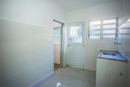 Oportunidade Única para Renda: 5 Casas em 328 m² no Bairro Saúde!