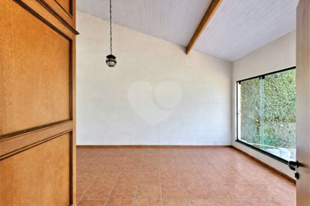 Casa á venda – Granja Viana