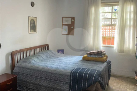 Sobrado á venda em Moema de 280m² com 3 vagas 3 dormitórios e 5 banheiros