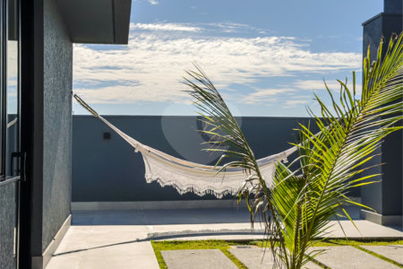 Indaiatuba - Quintas da Terracota - 1252 m² de terreno - casa térrea com 514 m² de área construída -3 vagas de garagem cobertas e 3 descobertas Lavabo - Sala de estar e jantar amplas e integradas - Escritório privativo - Cozinha toda equipada com geladeira, forno, micro-ondas, lava-louças,