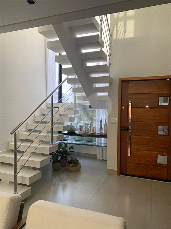 CASA À VENDA FLORADAS DA SERRA 250m², 4 DORMITORIOS SENDO 4 SUITES, 1 SUITE MASTER, 4 VAGAS SÃO JOSÉ