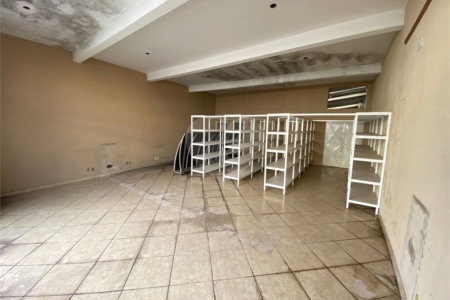 Galpão comercial na Avenida São Carlos- Vila Lutfalla