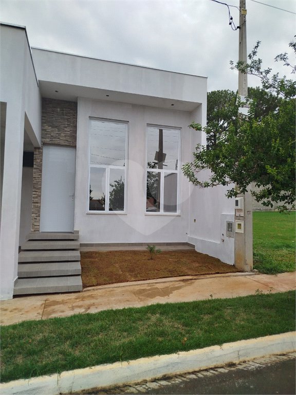 Casa em condominio em reta final de obras