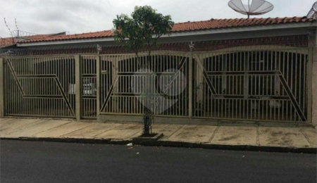 Casa Térrea à venda com 3 quartos, sendo 2 suítes,  em Jardim Cruzeiro do Sul, São Carlos, SP