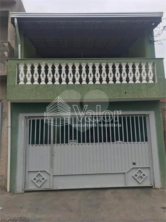 Sobrado para venda.