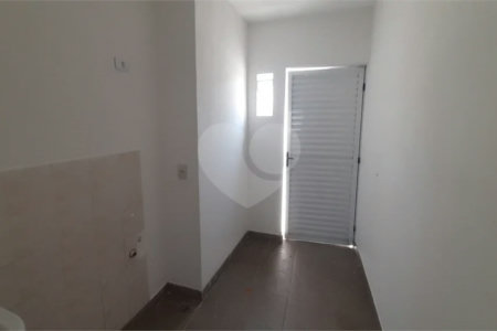 Apartamento de 1 quarto, no térreo, com garagem, para locação no Cambuci