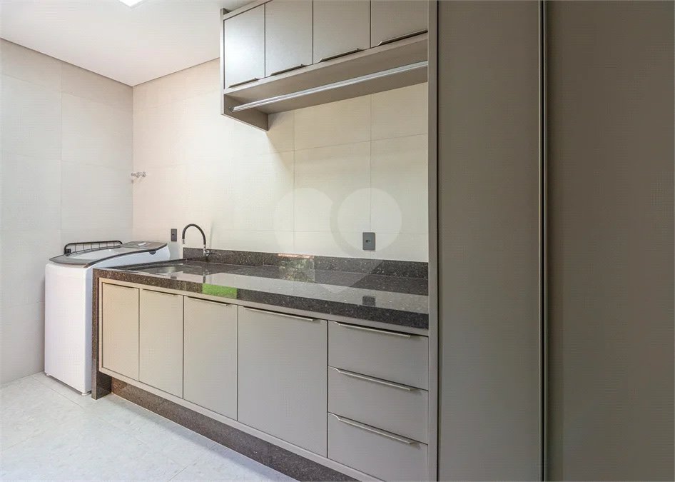 Casa à venda com 4 suítes no condomínio Vale da Santa Fé, Vinhedo - SP